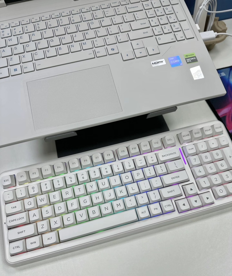 MCHOSE K99 V3 Aanpasbare mecha - Gaming Keyboard Mechanical Wireless recensie en prijs